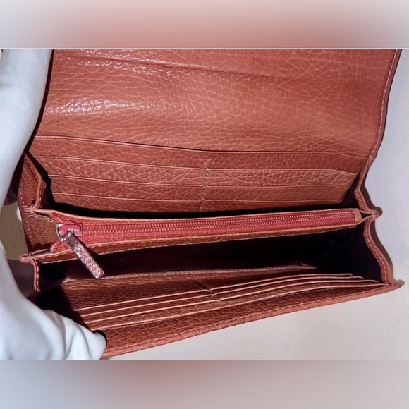 Gucci Orange (salmon?) Calfskin Continental Wallet, Authentic, Pre-loved - Picture 8 of 16